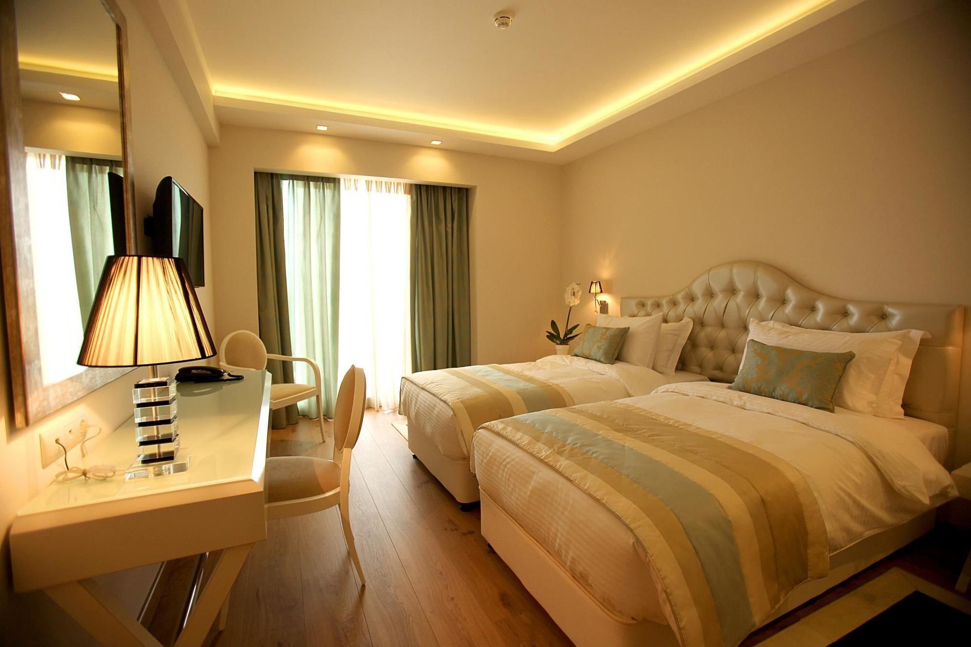 Calma Hotel&Spa Kasztoriá Kültér fotó